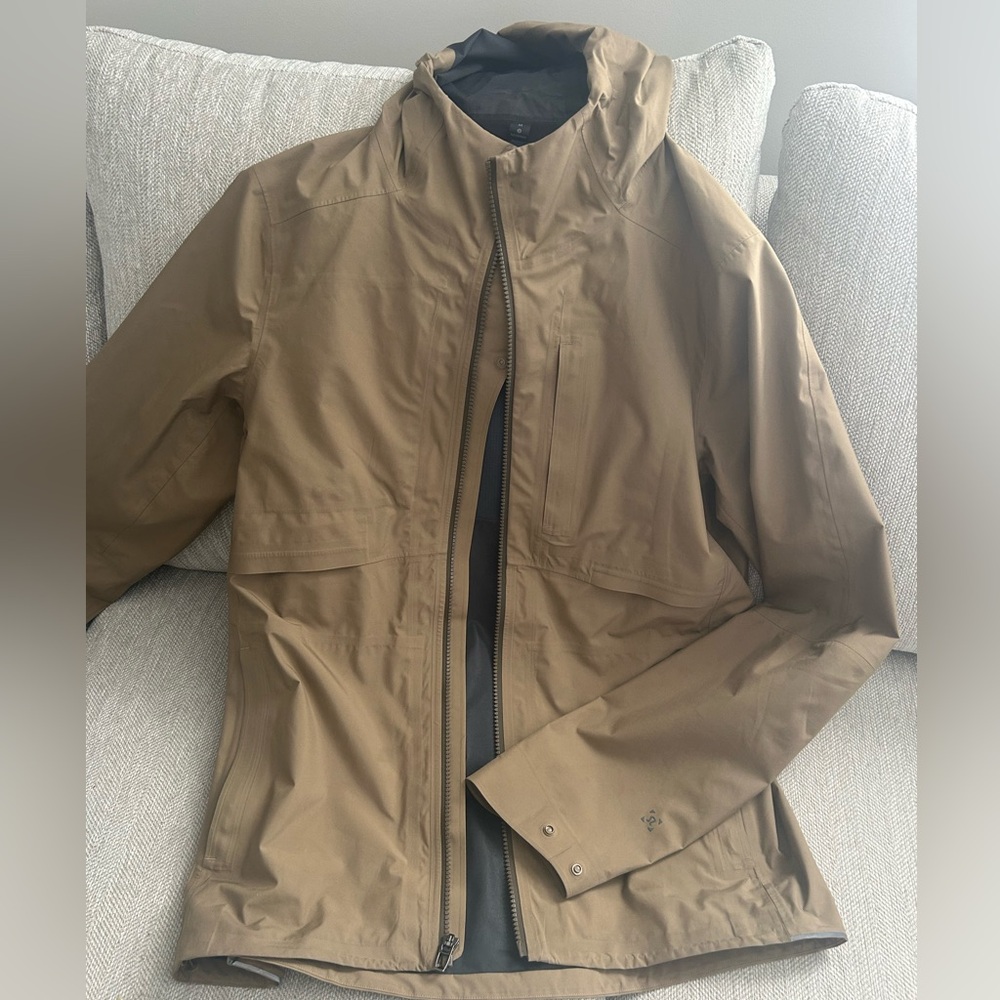 lululemon athletica Men's Brown Raincoat